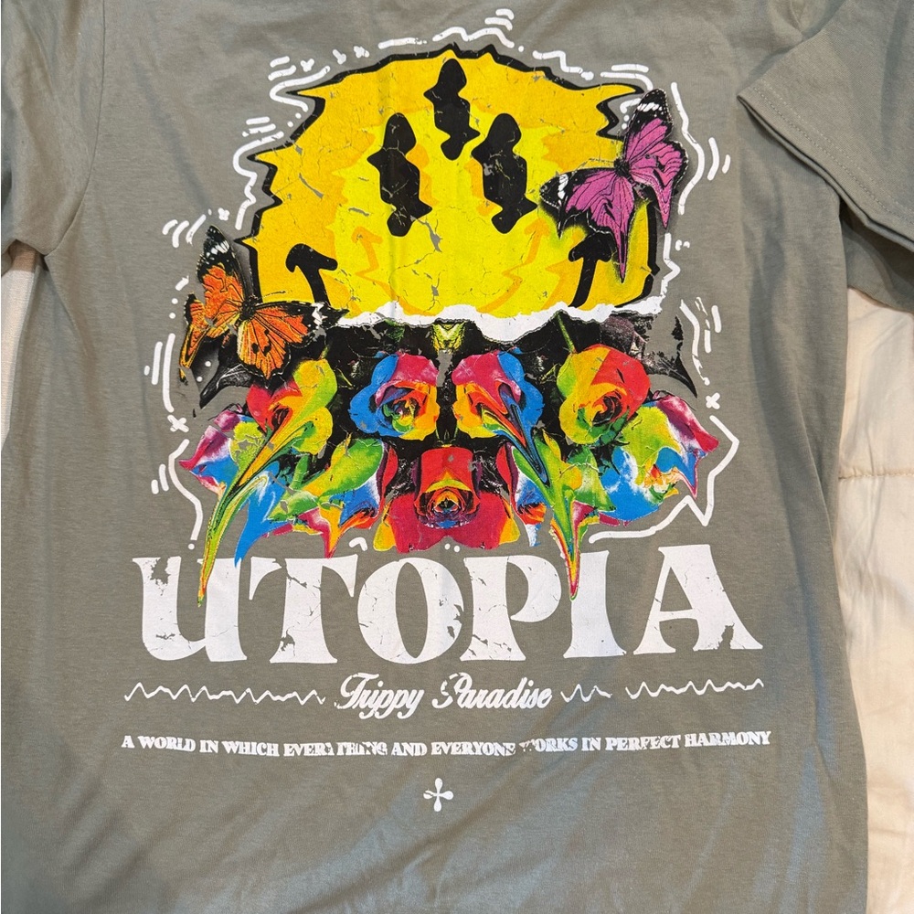 PacSun Gray Graphic Tee with Colorful Design